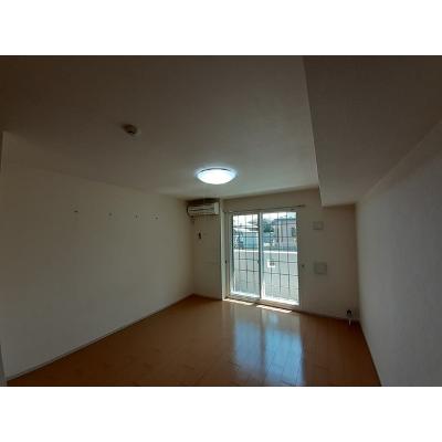 ソレイユ 102【管理NO：1-017091901-01020】 ★家具家電は申し込み後に搬入しますの物件写真2