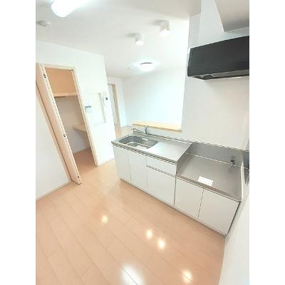 カーサ・デ・グラシア 204【管理NO：1-020037901-02040】 ★家具家電は申し込み後に搬入しますの物件写真3