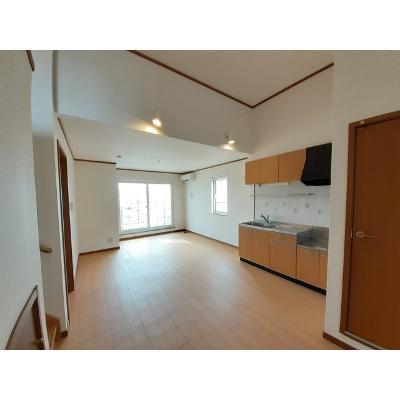 パークヴィラⅡ 203【管理NO：1-010884702-02030】 ★家具家電は申し込み後に搬入します★の物件写真2