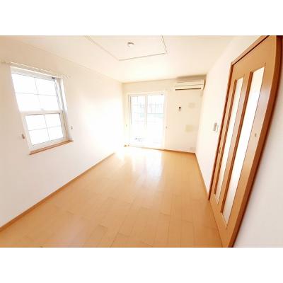 シル・ビサール 102【管理NO：1-015415801-01020】 ★家具家電は申し込み後に搬入します★の物件写真2