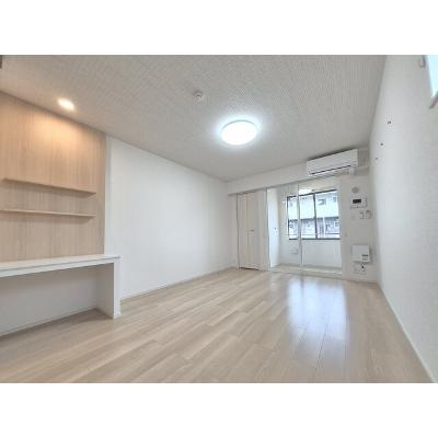 アイリーベース 102【管理NO：1-028562301-01020】 ★家具家電は申し込み後に搬入します★の物件写真2