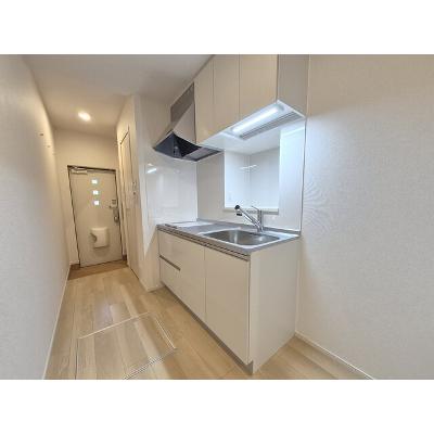 アイリーベース 102【管理NO：1-028562301-01020】 ★家具家電は申し込み後に搬入します★の物件写真3