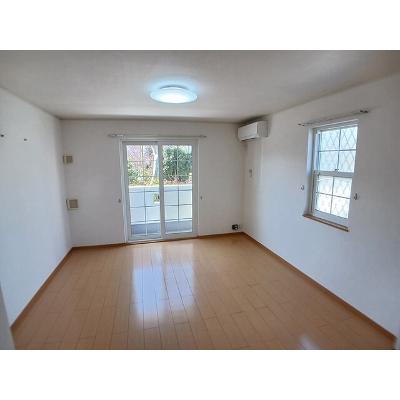 カーサ・フローラ 105【管理NO：1-014672301-01050】 ★家具家電は申し込み後に搬入します★ ★2026年10月上旬入居可能★の物件写真2
