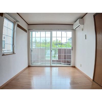 エヴァーグリーンハイム 101【管理NO：1-007703801-01010】 ★家具家電は申し込み後に搬入します★の物件写真2