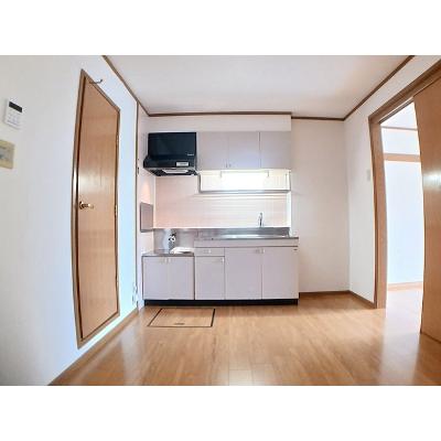 エヴァーグリーンハイム 101【管理NO：1-007703801-01010】 ★家具家電は申し込み後に搬入します★の物件写真3