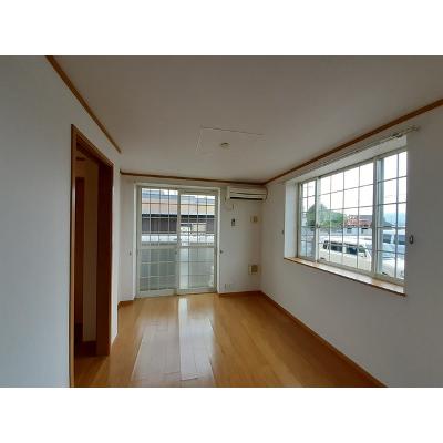 サンシャインひばりＡ 101【管理NO：1-013267501-01010】 ★家具家電は申し込み後に搬入します★の物件写真2