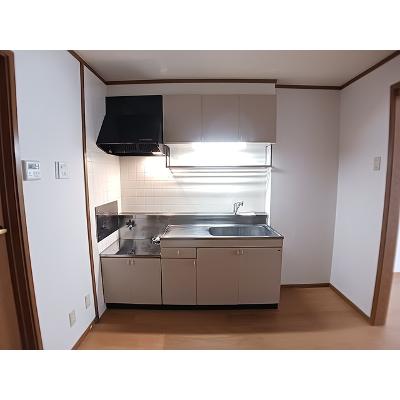 サミット 102【管理NO：1-007631501-01020】 ★家具家電は申し込み後に搬入します★の物件写真3