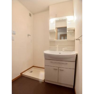 グランソレイユＫＯ　Ⅲ 103【管理NO：1-014200103-01030】 ★家具家電は申し込み後に搬入しますの物件写真6