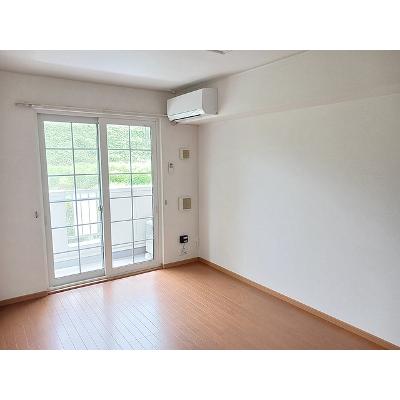 グランソレイユＫＯ　Ⅲ 102【管理NO：1-014200103-01020】 ★家具家電は申し込み後に搬入しますの物件写真2