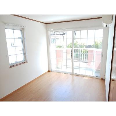 プチシャンⅠ 101【管理NO：1-007718301-01010】 ★家具家電は申し込み後に搬入します★の物件写真2