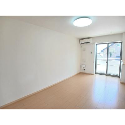 イエローストーン 206【管理NO：1-020088401-02050】 ★家具家電は申し込み後に搬入します★の物件写真2