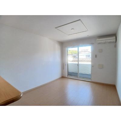グランブローテ 103【管理NO：1-016902901-01030】 ★家具家電は申し込み後に搬入しますの物件写真2