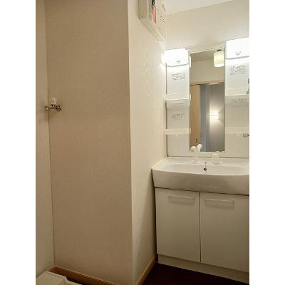 コンフォールⅡ 202【管理NO：1-016534702-02020】 ★家具家電は申し込み後に搬入します★の物件写真6