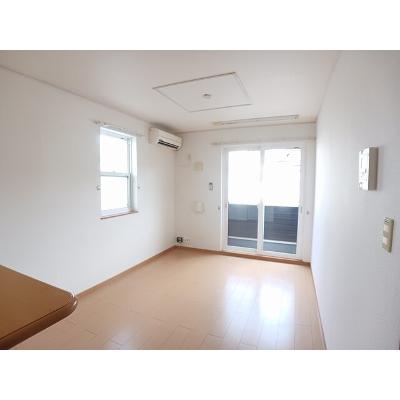 アウローラ 105【管理NO：1-015287001-01040】 ★家具家電は申し込み後に搬入しますの物件写真2