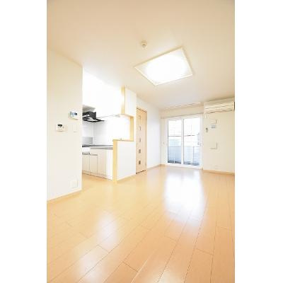 カーサ　セレーノ 102【管理NO：1-016404601-01020】 ★家具家電は申し込み後に搬入しますの物件写真2