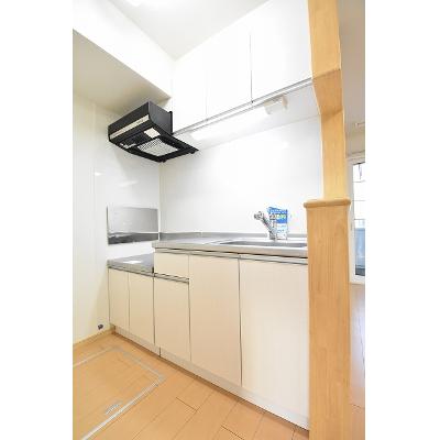 カーサ　セレーノ 102【管理NO：1-016404601-01020】 ★家具家電は申し込み後に搬入しますの物件写真3
