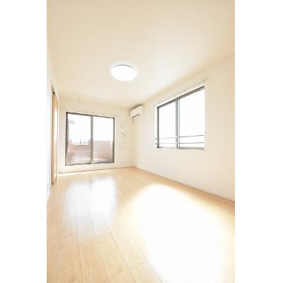 フィオ・コリーヌ 306【管理NO：1-022567301-03050】 ★家具家電は申し込み後に搬入しますの物件写真2