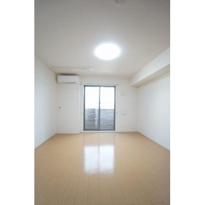 リーリオ 101【管理NO：1-020474301-01010】 ★家具家電は申し込み後に搬入しますの物件写真2