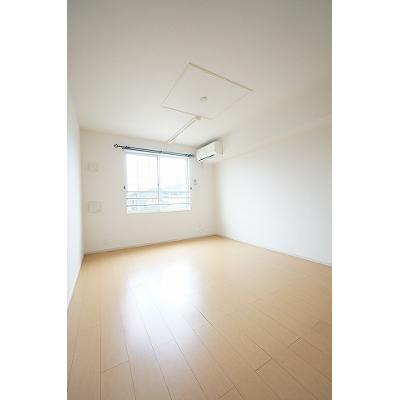 プリエールⅢ 203【管理NO：1-019644401-02030】 ★家具家電は申し込み後に搬入しますの物件写真2