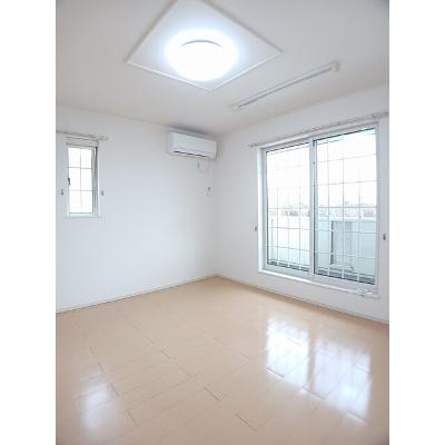 ヴィーナス　夏 201【管理NO：1-017053702-02010】 ★家具家電は申し込み後に搬入しますの物件写真2