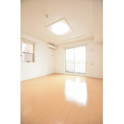 ヴィーナス　春 101【管理NO：1-017053701-01010】 ★家具家電は申し込み後に搬入しますの内観画像