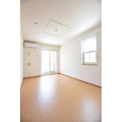 カーサ　リベーラ 101【管理NO：1-015110201-01010】 ★家具家電は申し込み後に搬入しますの物件写真2