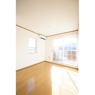 ウリイシパレス 201【管理NO：1-011030301-02010】 ★家具家電は申し込み後に搬入します★の物件写真2