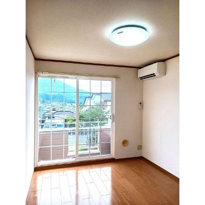 ウリイシパレス 103【管理NO：1-011030301-01030】 ★家具家電は申し込み後に搬入しますの物件写真2