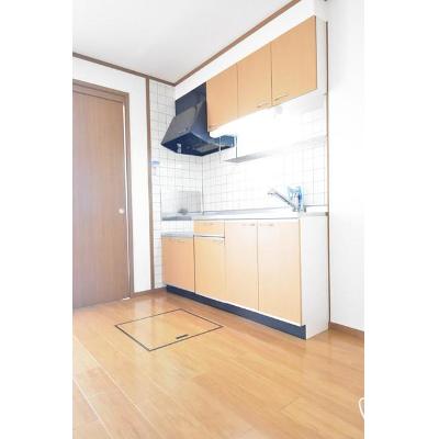 ウリイシパレス 103【管理NO：1-011030301-01030】 ★家具家電は申し込み後に搬入しますの物件写真3
