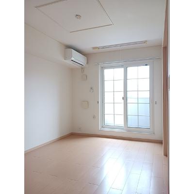 クリスタルシュトラーセ　Ⅲ 202【管理NO：1-016068401-02020】 ★家具家電は申し込み後に搬入します★の物件写真2