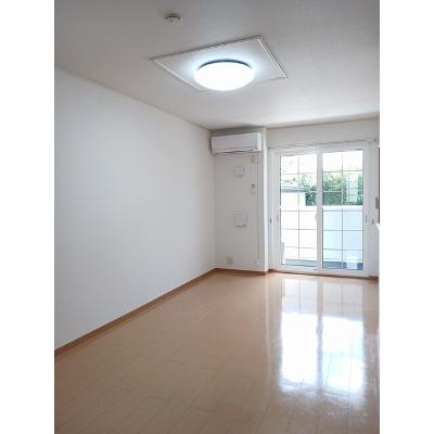 ボニート 103【管理NO：1-015213101-01030】 ★家具家電は申し込み後に搬入しますの物件写真2