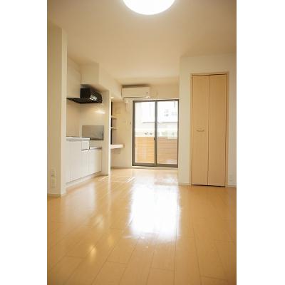 アクアサイド　弐番館 101【管理NO：1-020700402-01010】 ★家具家電は申し込み後に搬入します★の物件写真2
