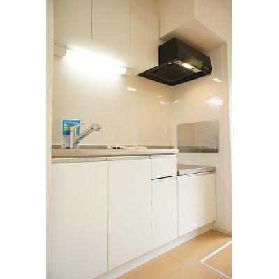 アクアサイド　弐番館 101【管理NO：1-020700402-01010】 ★家具家電は申し込み後に搬入します★の物件写真3