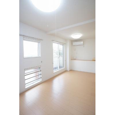 メゾンド・オークス 201【管理NO：1-018979201-02010】 ★家具家電は申し込み後に搬入します★の物件写真2