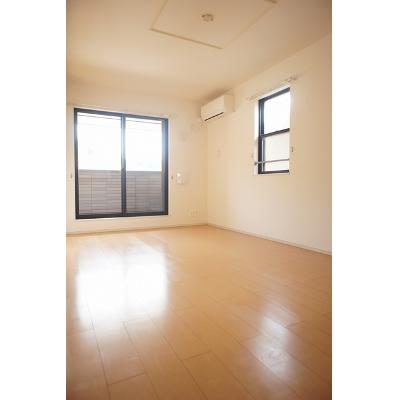 フリックシェノン　Ⅱ 201【管理NO：1-017780902-02010】 ★家具家電は申し込み後に搬入します 2026年07月下旬入居可能の物件写真2