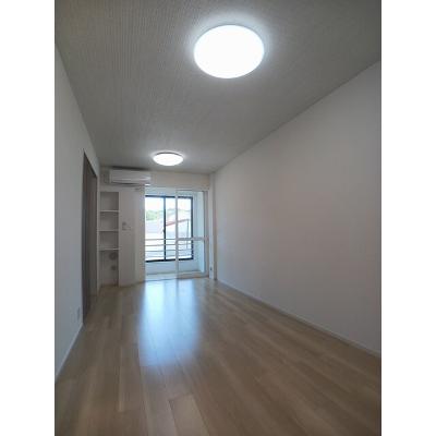 モンステラ 102【管理NO：1-027910401-01020】 ★家具家電は申し込み後に搬入しますの物件写真2