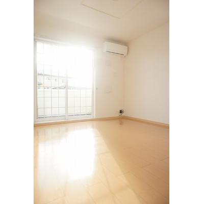 オ・ソレイユ 101【管理NO：1-016809601-01010】 ★家具家電は申し込み後に搬入します★の物件写真2