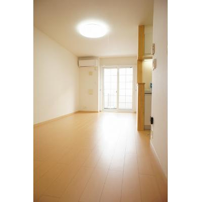 マジェスティックＲ 103【管理NO：1-015901601-01030】 ★家具家電は申し込み後に搬入しますの物件写真2