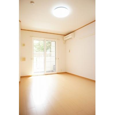 ブリーゼ 101【管理NO：1-015264101-01010】 ★家具家電は申し込み後に搬入します★の物件写真2