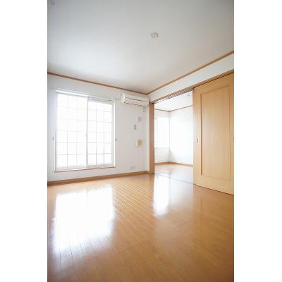 Ｆｌｏｗｅｒ 205【管理NO：1-014308501-02040】 ★家具家電は申し込み後に搬入します★の物件写真2