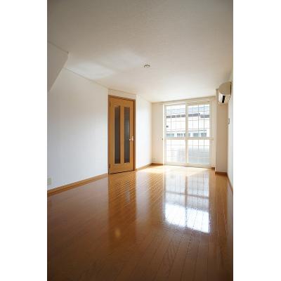 ビック　シャイン　２１ 101【管理NO：1-014237901-01010】 ★家具家電は申し込み後に搬入します★の物件写真2