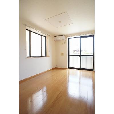 ヴァーレンスＡ 103【管理NO：1-012489801-01030】 ★家具家電は申し込み後に搬入します★の物件写真2