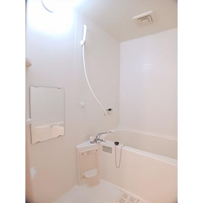 シャトー・バロン１８ 101【管理NO：1-012005701-01010】 ★家具家電は申し込み後に搬入します★の物件写真4
