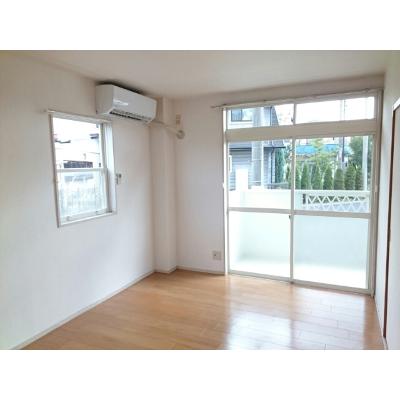 アーバンハイツ 101【管理NO：1-002898301-01010】 ★家具家電は申し込み後に搬入しますの物件写真2