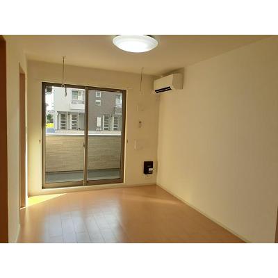 Ｃｒｅａｔｉｏｎ　Ⅲ 102【管理NO：1-018829803-01020】 ★家具家電は申し込み後に搬入しますの物件写真2