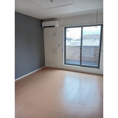 シャン・ド・フルールⅡ 205【管理NO：1-019521402-02040】 ★家具家電は申し込み後に搬入しますの物件写真2