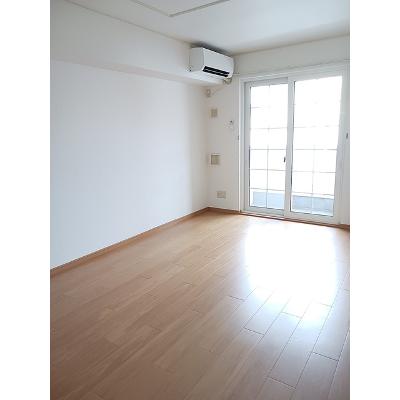 ホワイトガーデンⅡ 102【管理NO：1-014244902-01020】 ★家具家電は申し込み後に搬入しますの物件写真2