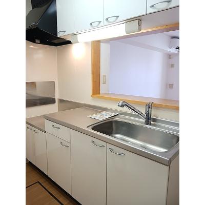 ホワイトガーデンⅡ 102【管理NO：1-014244902-01020】 ★家具家電は申し込み後に搬入しますの物件写真3