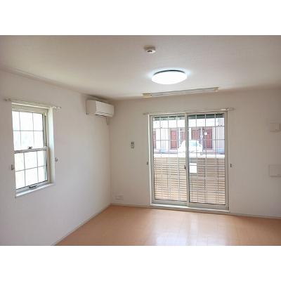 カーサ　エテルナⅡ 101【管理NO：1-019753902-01010】 ★家具家電は申し込み後に搬入しますの物件写真2