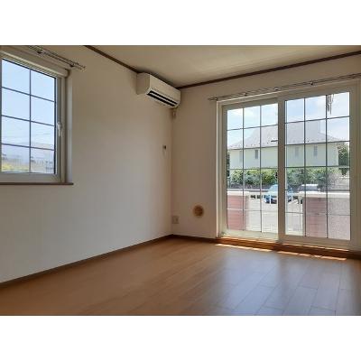 ベルハイツ・むつみ　Ａ 102【管理NO：1-011455301-01020】 ★家具家電は申し込み後に搬入しますの物件写真2